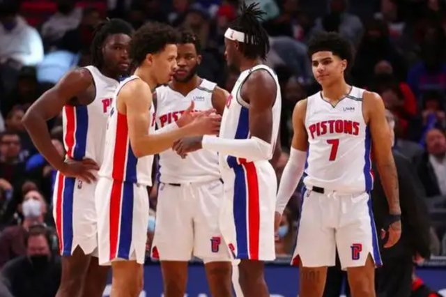 世界杯期间中超将不休赛 国足联赛开始前有可能安排冬训（世界杯期间中超不停摆，国足或在联赛开赛前进行冬训）