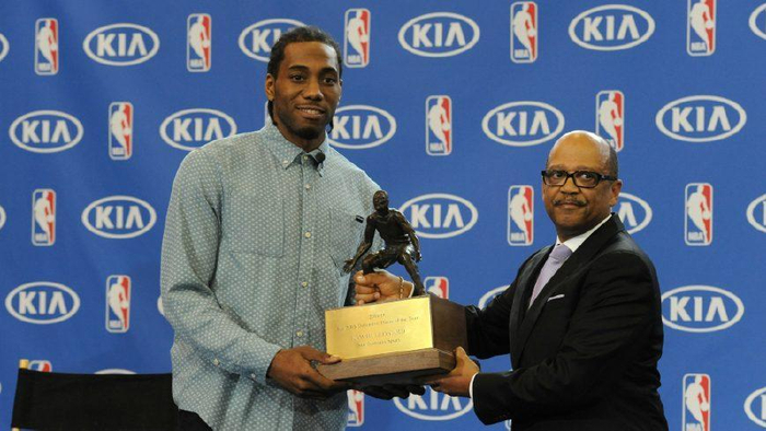 梅西社媒鼓励球队争冠：东部冠军到手，但我们还有决赛要踢（梅西社媒发声：东部封王已成，全队仍向决赛冲刺）