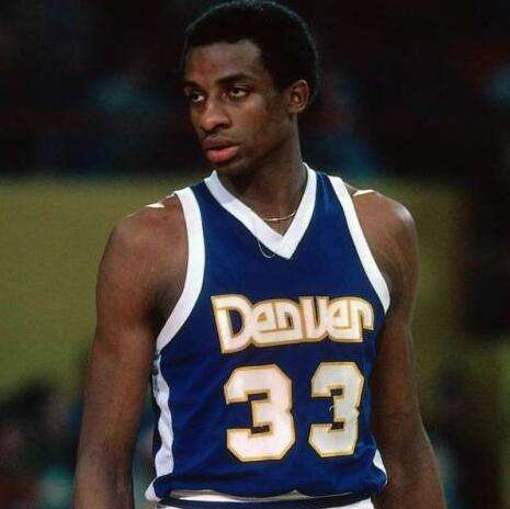 U17亚洲杯战报：帅惟浩双响，万项传射，中国4-0巴林（U17亚洲杯：中国4-0击败巴林，帅惟浩梅开二度，万项传射建功）