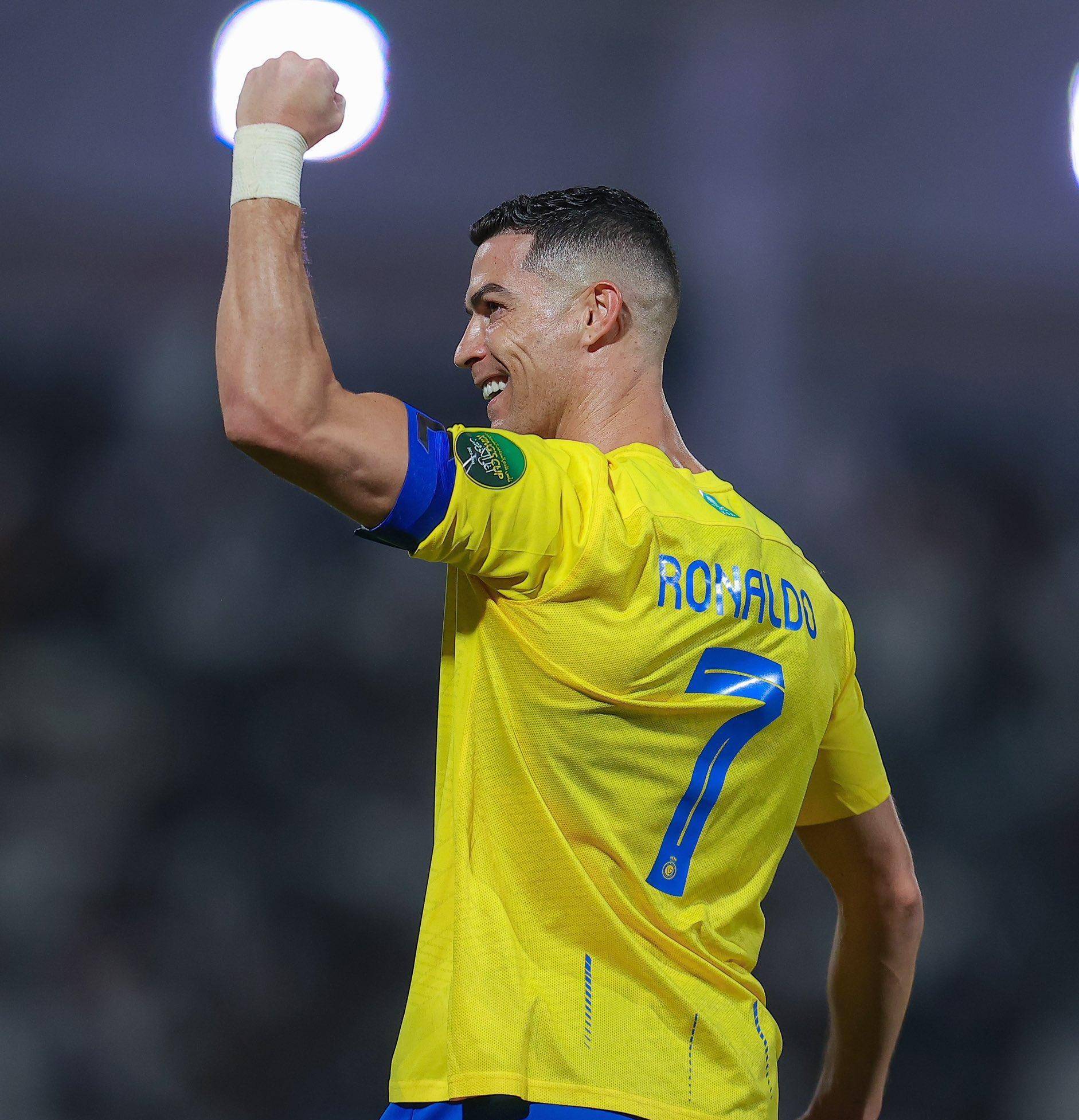 克罗斯：迪亚斯的红牌是误判；裁判被阿什拉夫的伤病影响了判断（克罗斯：迪亚斯红牌判罚有误，阿什拉夫的伤情干扰了裁判判断）