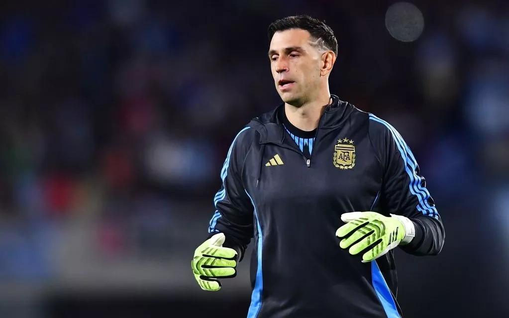 备战秋冬高尔夫：你的保暖防风战袍准备好了吗？（秋冬高尔夫来袭：你的保暖防风装备到位了吗？）