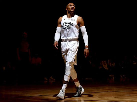 状态火热！埃奇库姆连续4场贡献22+，场均24分3.8助（火力爆棚！埃奇库姆4连场22+，近4战场均24分+3.8助攻）