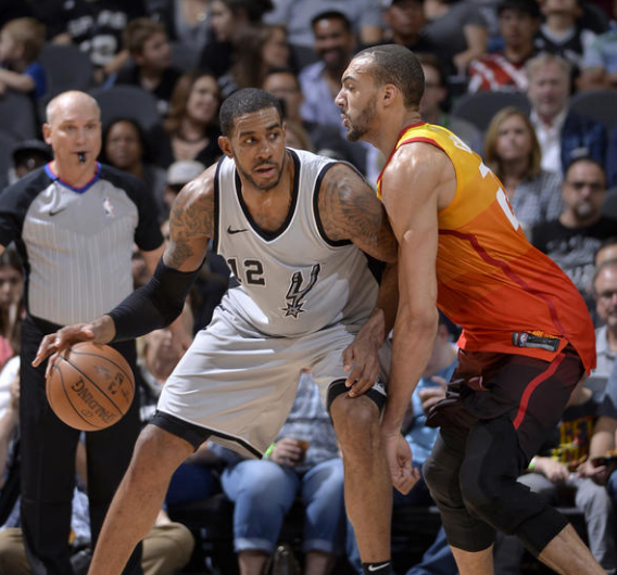 多纳鲁马：1-2之后我们就放弃了比赛，这绝对不应该发生（多纳鲁马：在1-2落后时我们选择了放弃，这种情况不该发生）