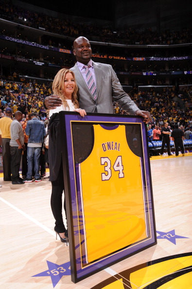 篮球火箭球队连续两场胜利庆祝（火箭队连赢两场后庆祝）