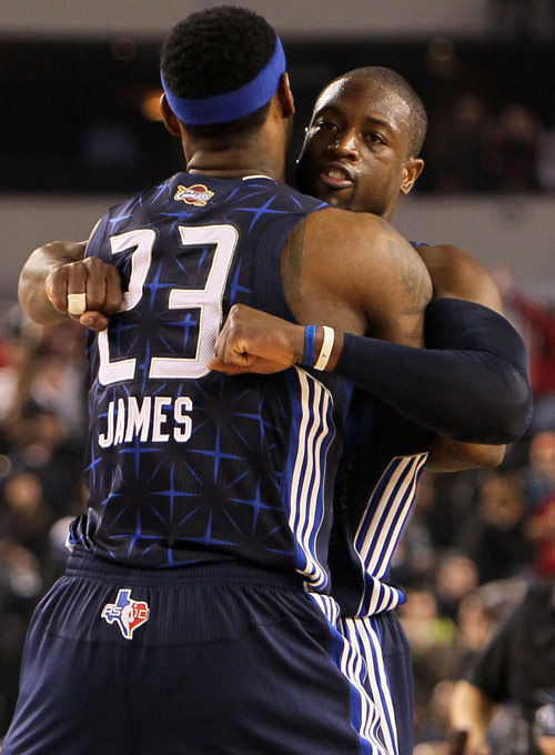 超越字母哥，独占鳌头（力压字母哥，稳坐榜首）