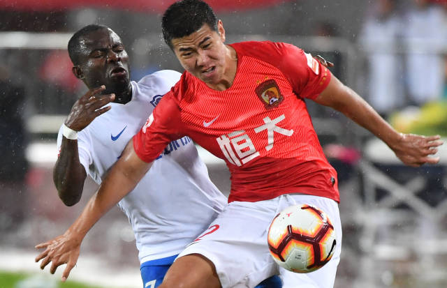 记者：西海岸外援戴维森返回巴西接受鼻梁手术，恢复期3个月（记者称西海岸外援戴维森回巴西进行鼻梁手术，预计三个月康复）