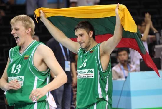 拜亚：C罗是所有人的榜样；大罗就像野兽各方面都远超常人（拜亚：C罗堪为众人楷模；大罗如猛兽般全方位超越常人）