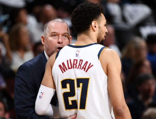 二娃回家了！穆勒现身拜仁主场，观战球队对阵美因茨（二娃归来！穆勒现身安联观战拜仁对阵美因茨）