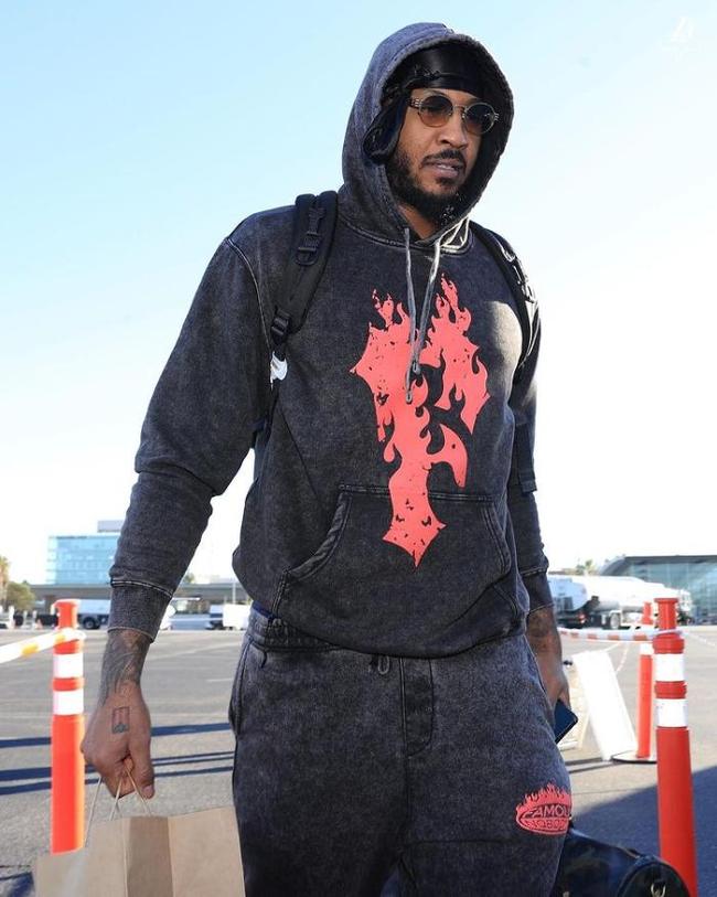 蓝黑门柱再塑？国米考量门将未来布局，解析维卡里奥方案（国米谋划门将线新布局：维卡里奥方案全解析）