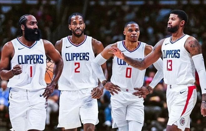 防线告急！曼联连续9场失球，英超丢球数高居第六（后防告急：曼联已连续9场被破门，英超失球数位列第六）