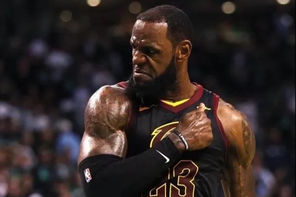 尼克斯球队的历史与魅力（纽约尼克斯的传承与风采）