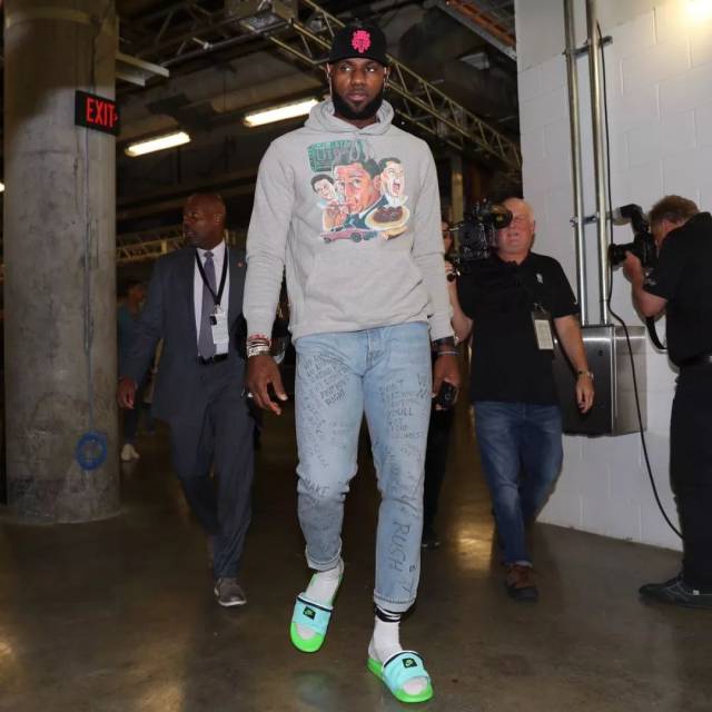 斯帕莱蒂：丢球前踢得像教科书一样死板；伊尔迪兹在顶级之上（斯帕莱蒂：失球前打法过于教条；伊尔迪兹已超顶级水平）