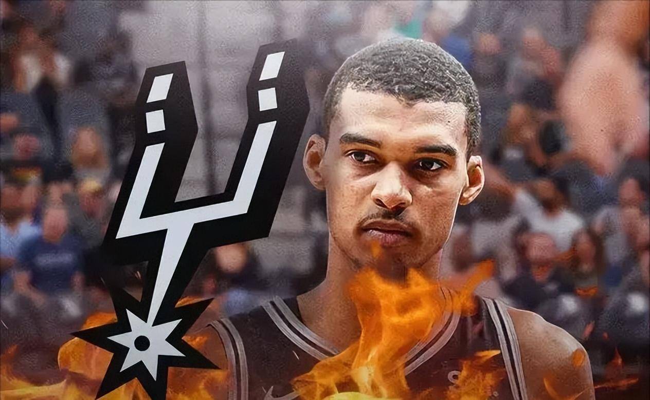 兰杜奇：上半场我们没拉开阵型宽度，踢得有点像一群小鸡（兰杜奇：上半场缺少阵型宽度，我们踢得像小鸡乱窜）