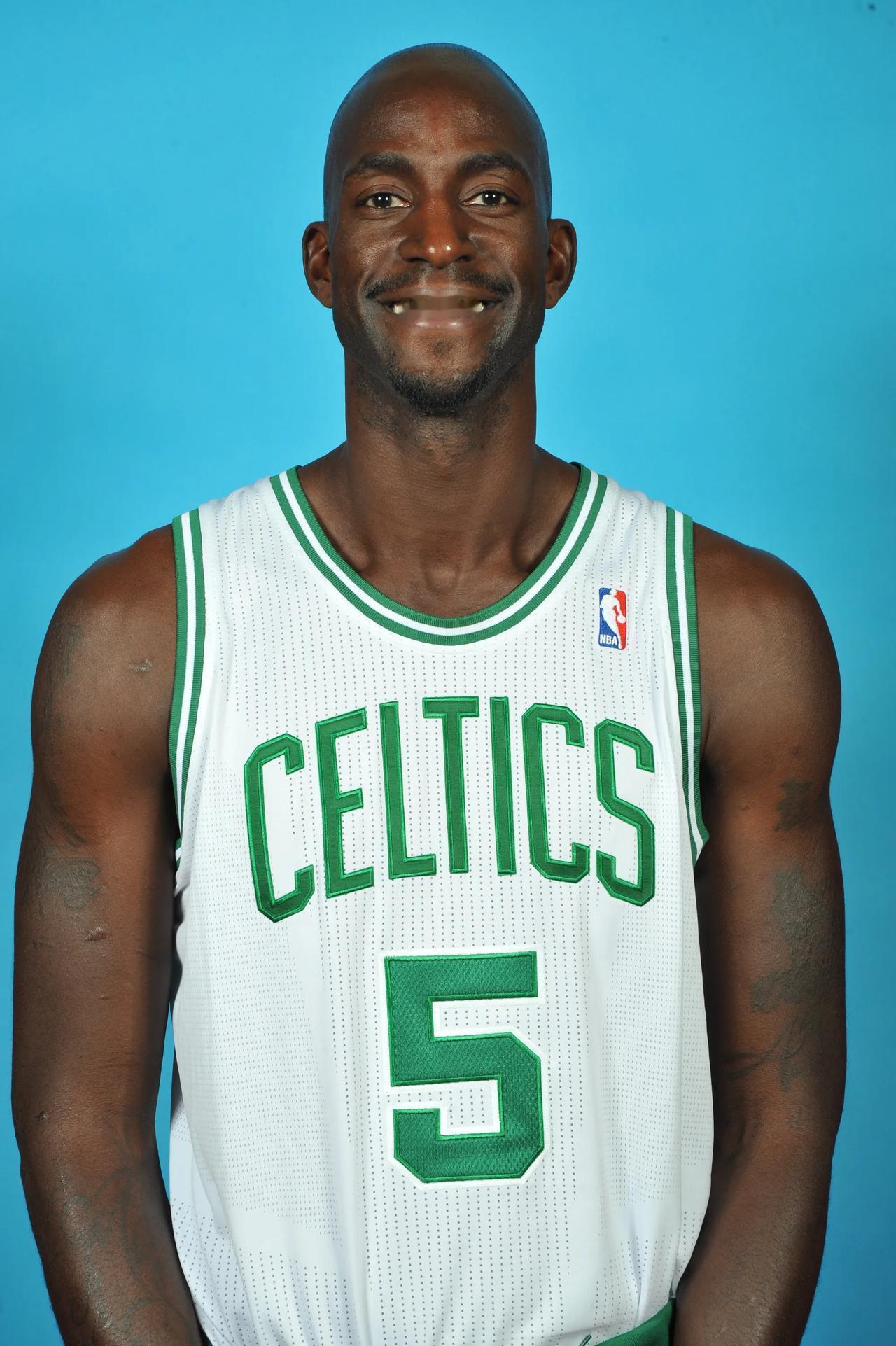 半场战报：法兰克福0-0沃尔夫斯堡（半场速报：法兰克福与沃尔夫斯堡0-0握手言和）